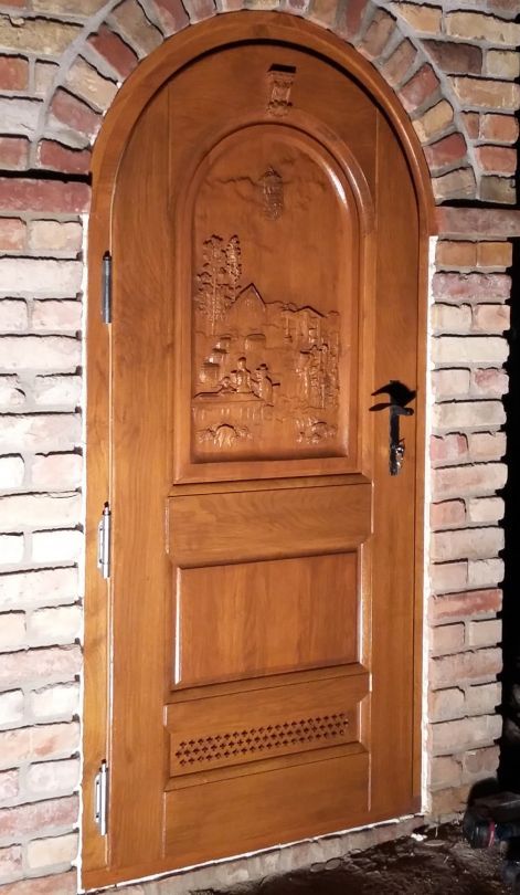 Gépi faragott pinceajtó 2_machine_curved_wine_cellar_door_2.jpg